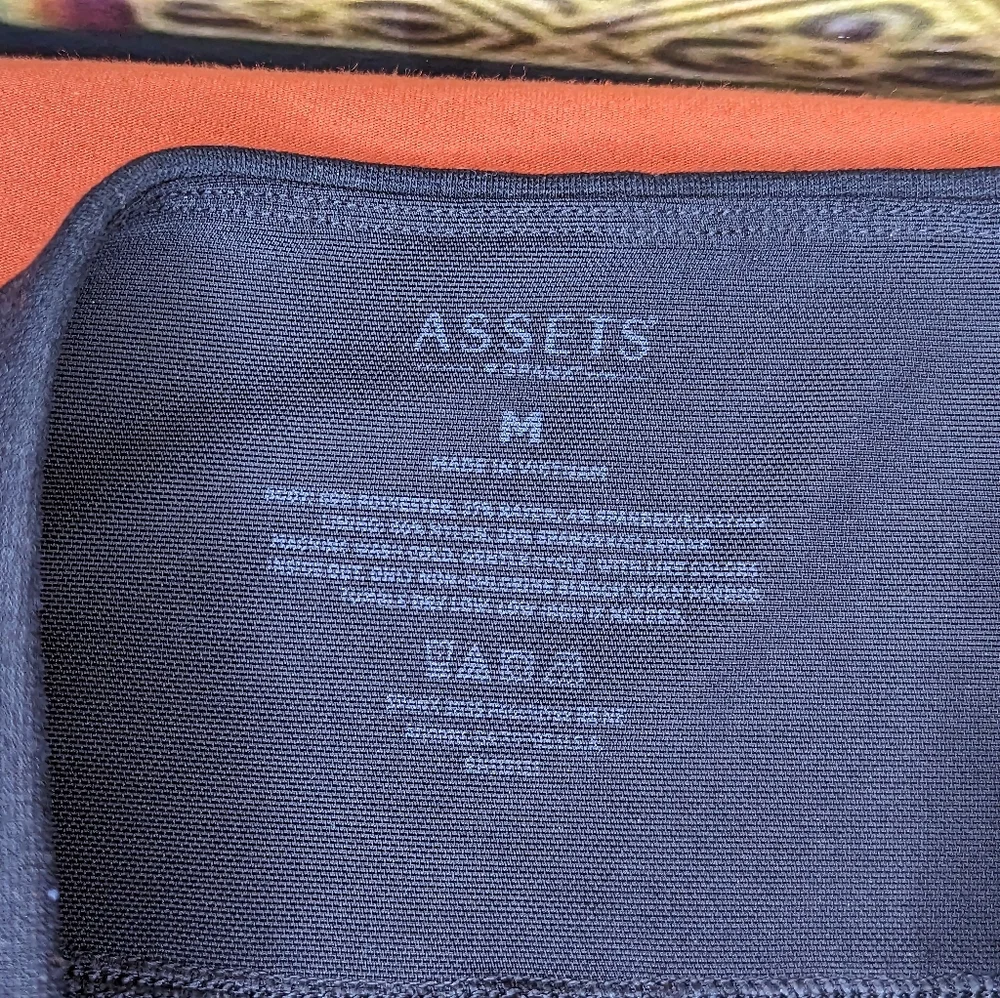 Assets by SPANX Black Leggings Size Medium - Picture 3 of 5